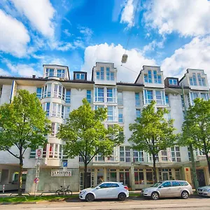 Leonardo West 4* Munich