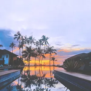 Wattura & 5* Negombo